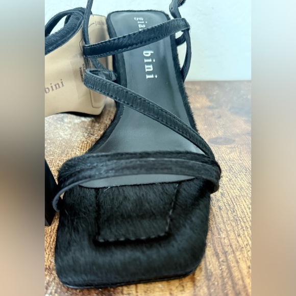 Gianni Bini Black Strappy Heeled Sandals
Genuine dyed haircalf Size 8 - Picture 5 of 9